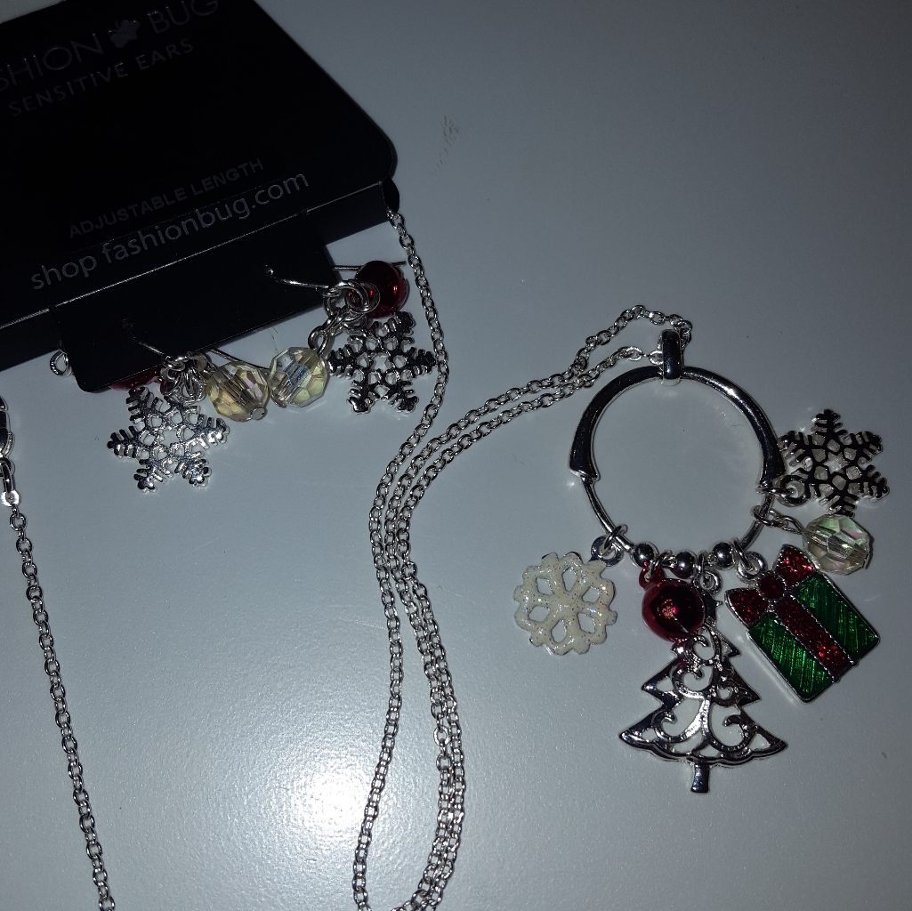Nw 2pc Christmas Necklace Set Gift Box Christmas T
